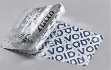 Visible tamper indication after removal of a packaging security label